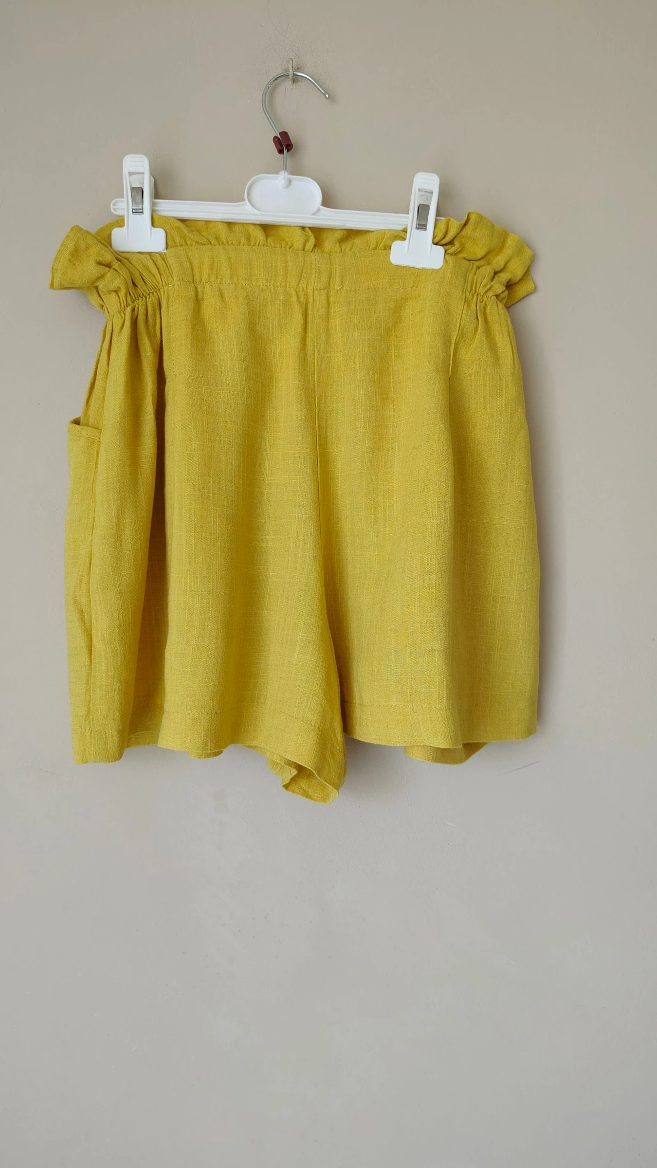Short amarillo mostaza con cintura elástica - 36/S - Bershka – photo 4